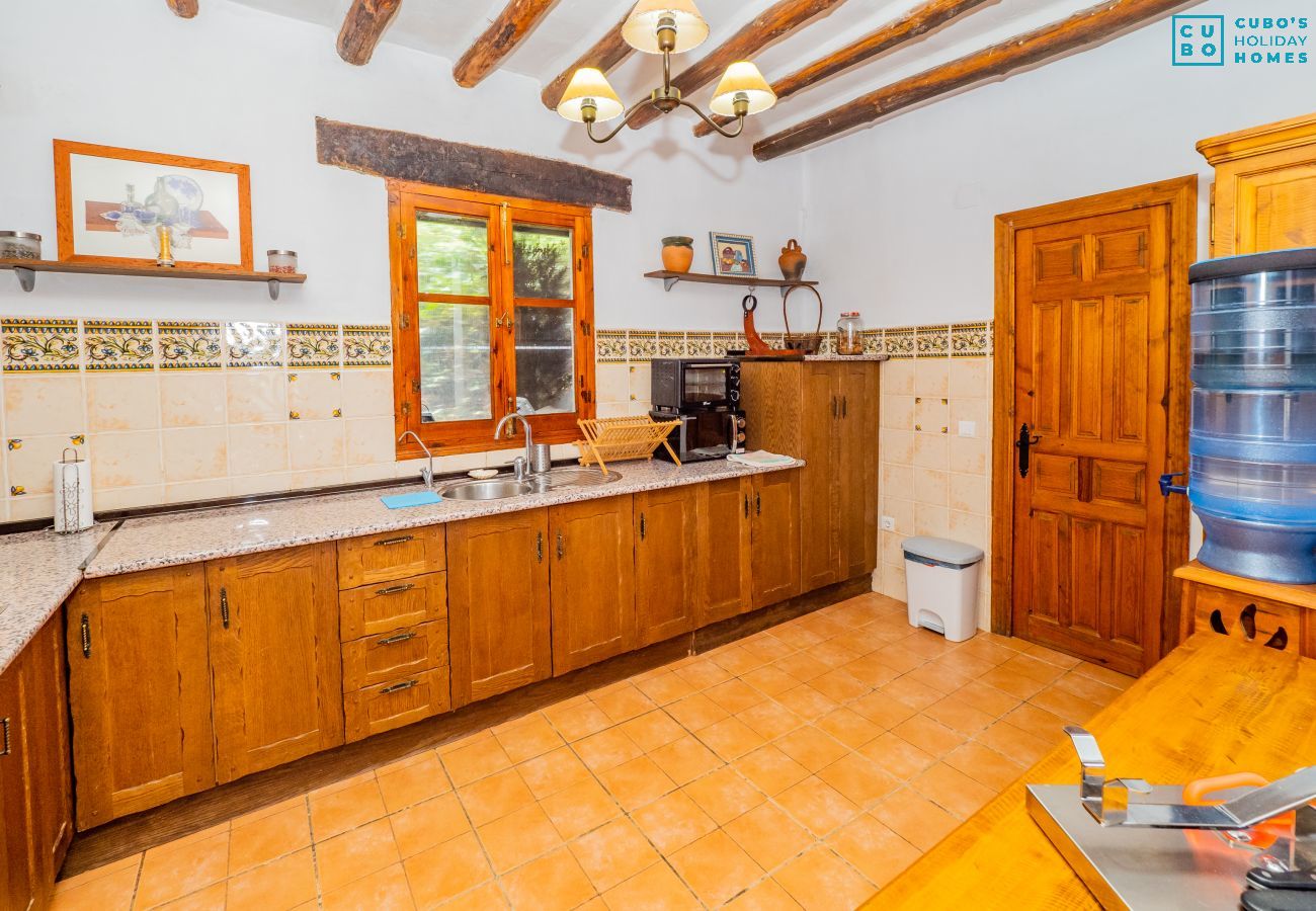 Cottage in Casabermeja - Cubo's Casa Buena Aventura Pool & Jacuzzy Included