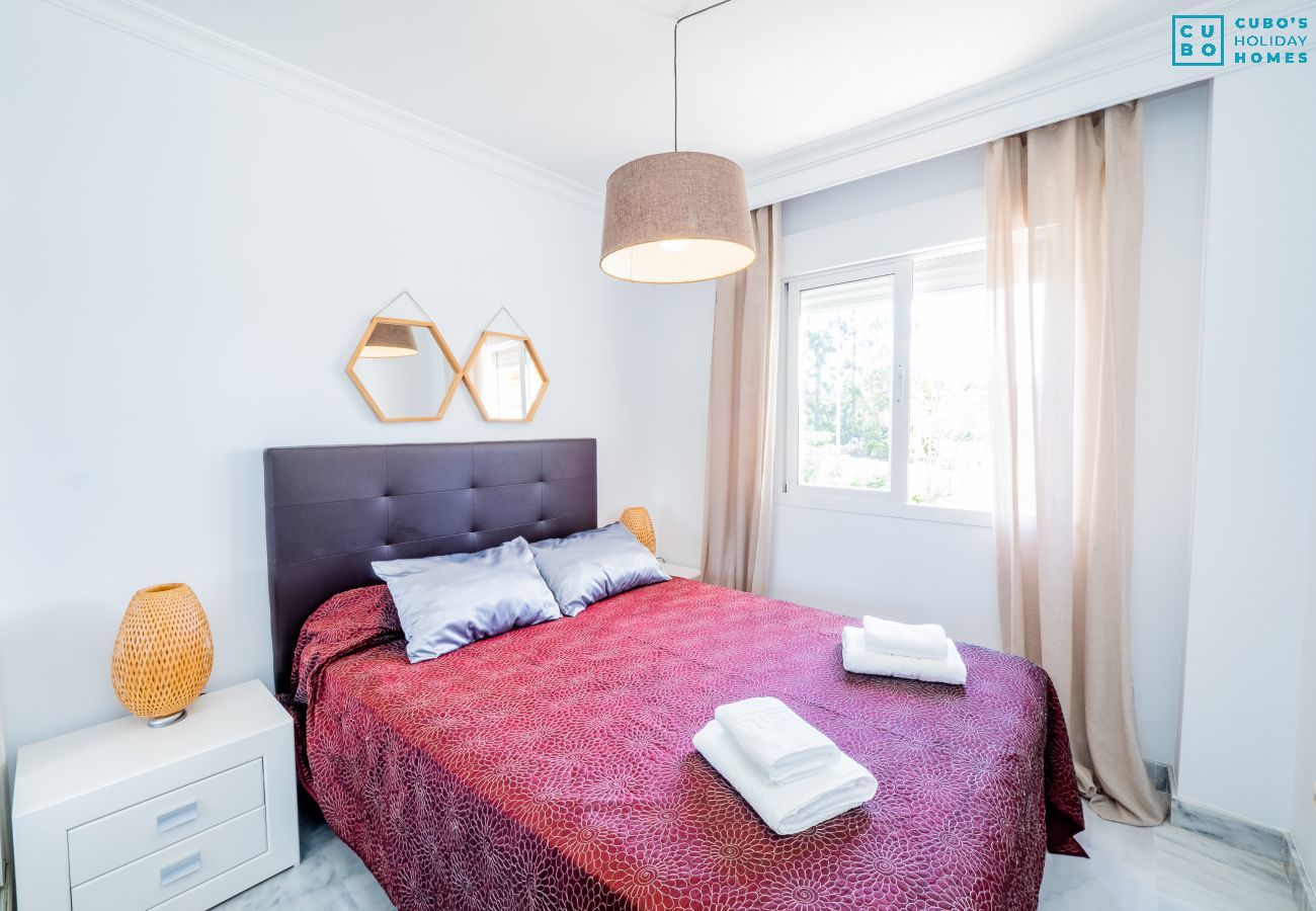 Bedroom of this apartment in Los Naranjos (Marbella)