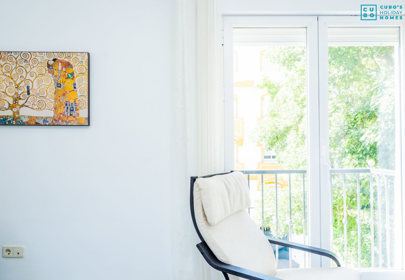 Living room of this apartment in Los Naranjos (Marbella)