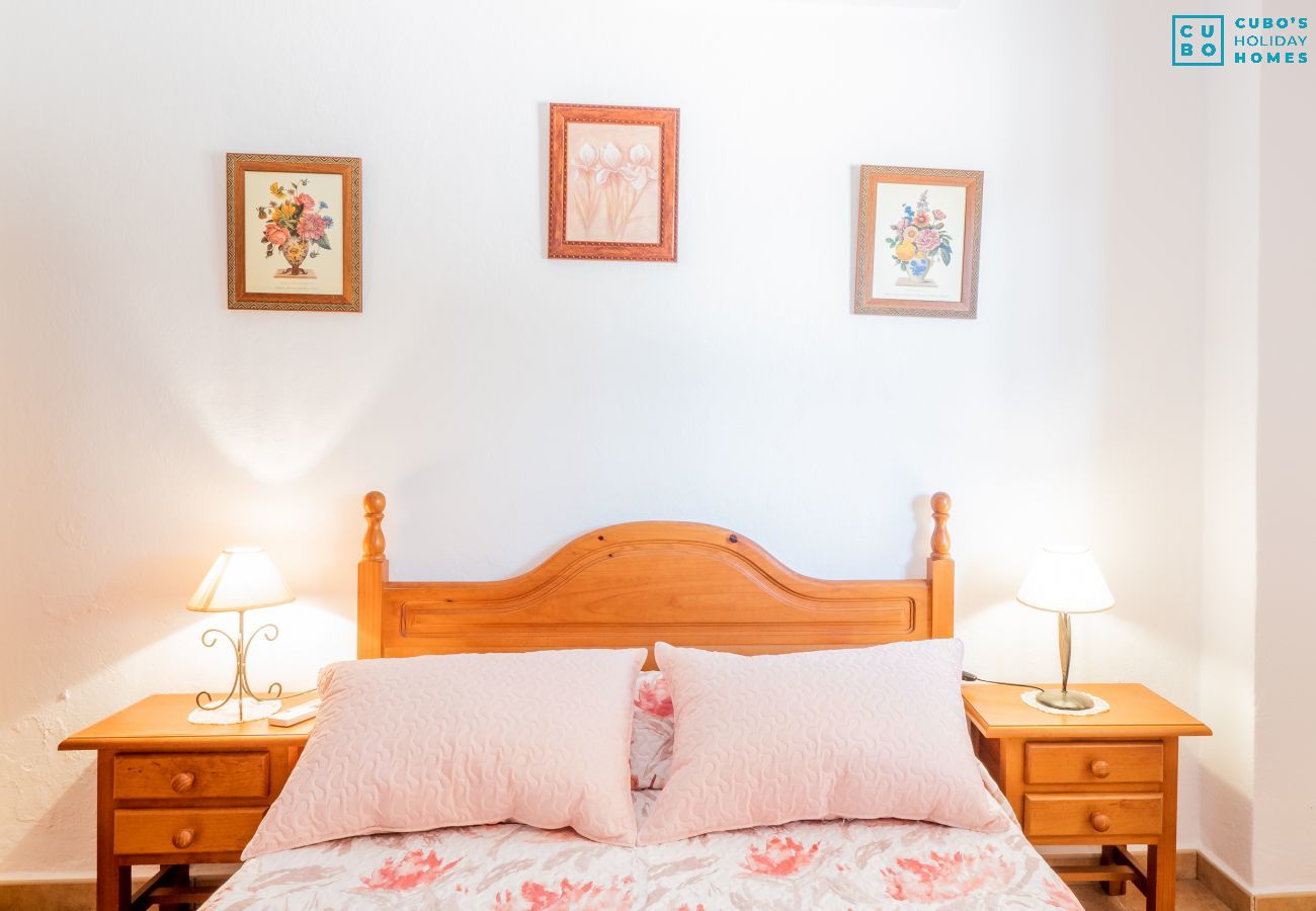 Bedroom of this rural house in Alhaurín el Grande