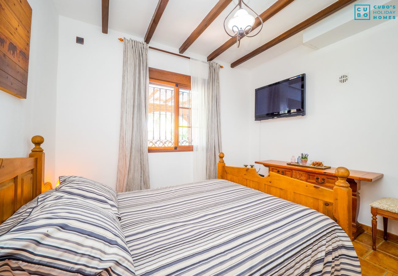 Bedroom of this rural house in Alhaurín el Grande