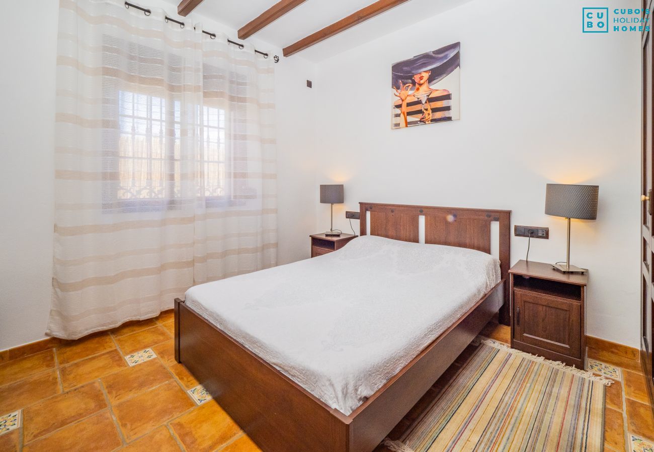 Bedroom of this rural house in Alhaurín el Grande