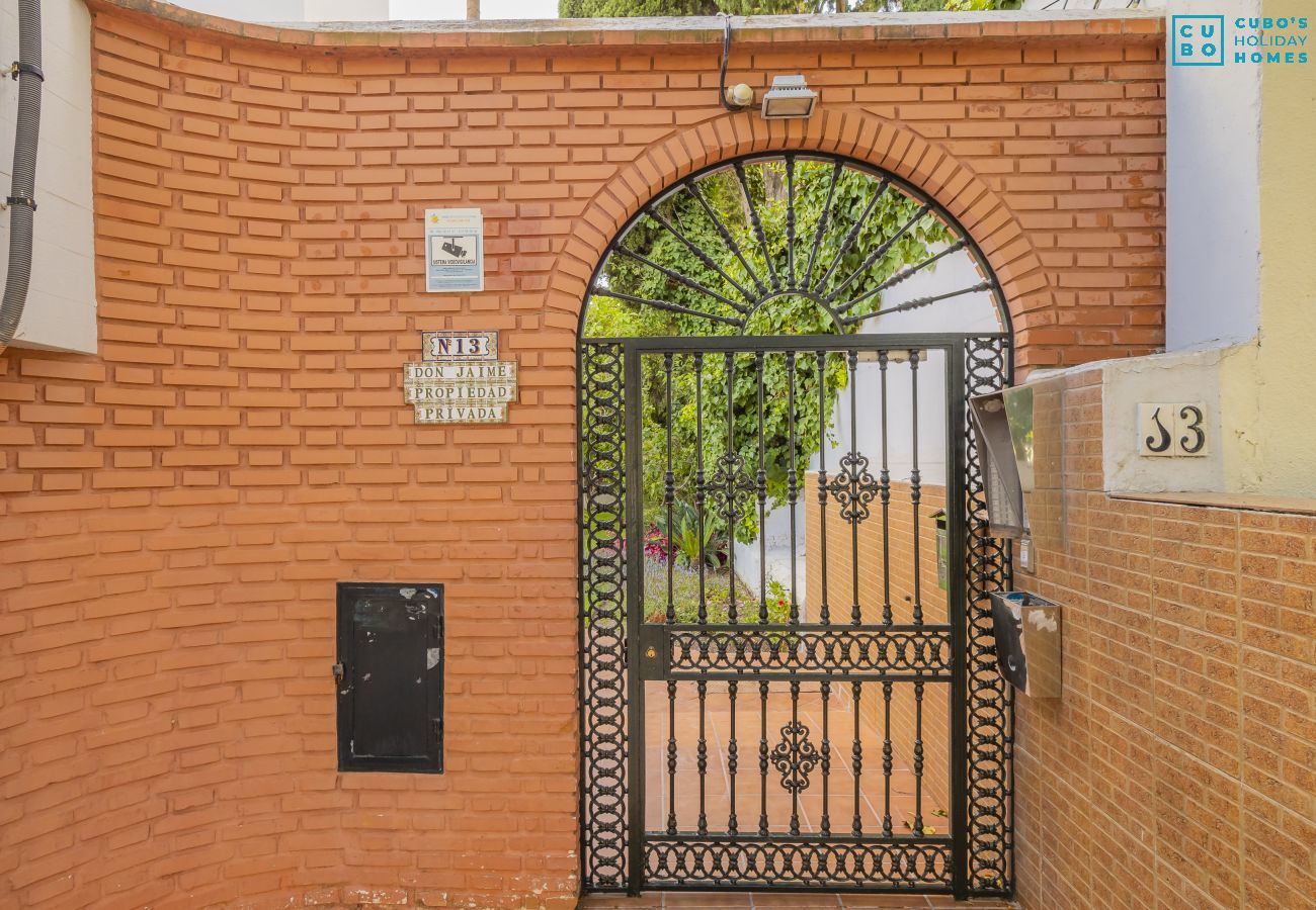 Garden of this apartment in Torremolinos