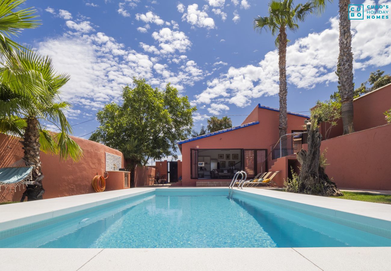 Private pool of this estate in Alhaurín el Grande