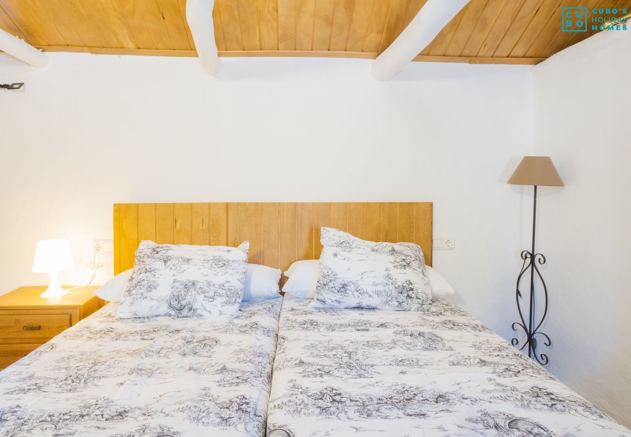 Children's bedroom of this farm in Coín