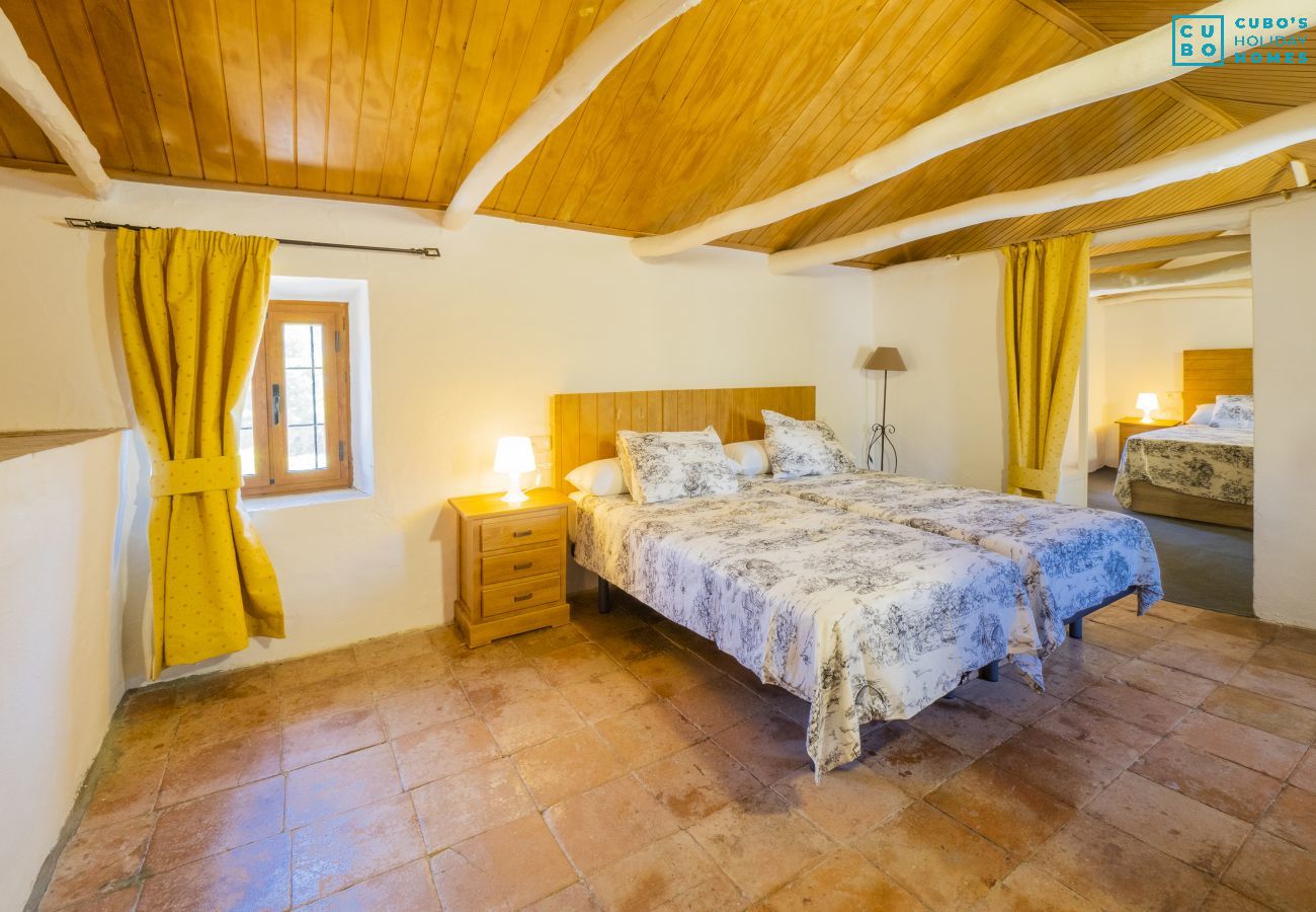 Bedroom of this farm in Coín