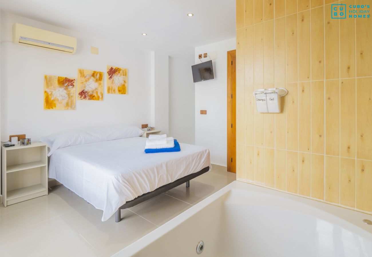 Bedroom of this rural house in Álora, near the Caminito del Rey