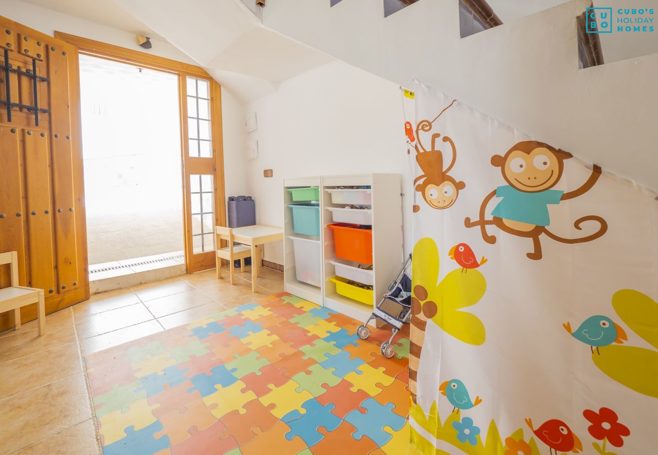 Play area of this rural house in Álora, near the Caminito del Rey
