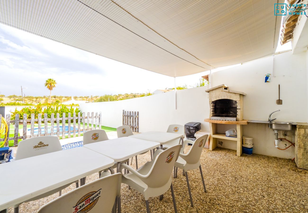Terrace of this rural house in Álora, near the Caminito del Rey