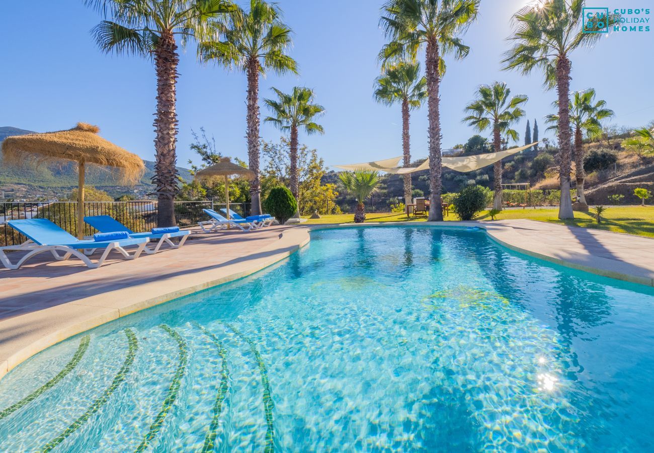 Private pool of this Finca in Alhaurín el Grande