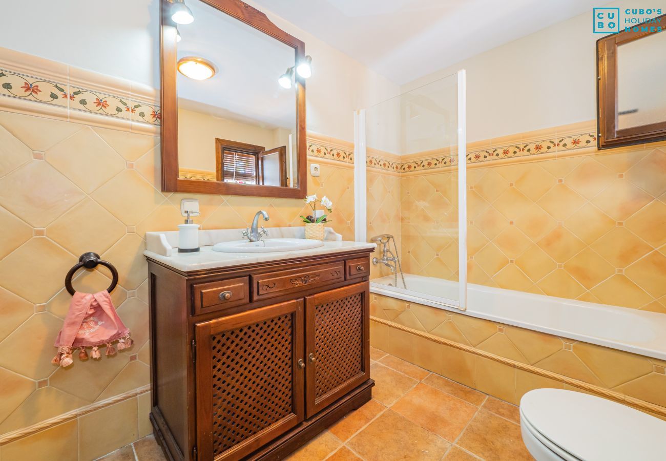 Bathroom of this Finca in Alhaurín el Grande