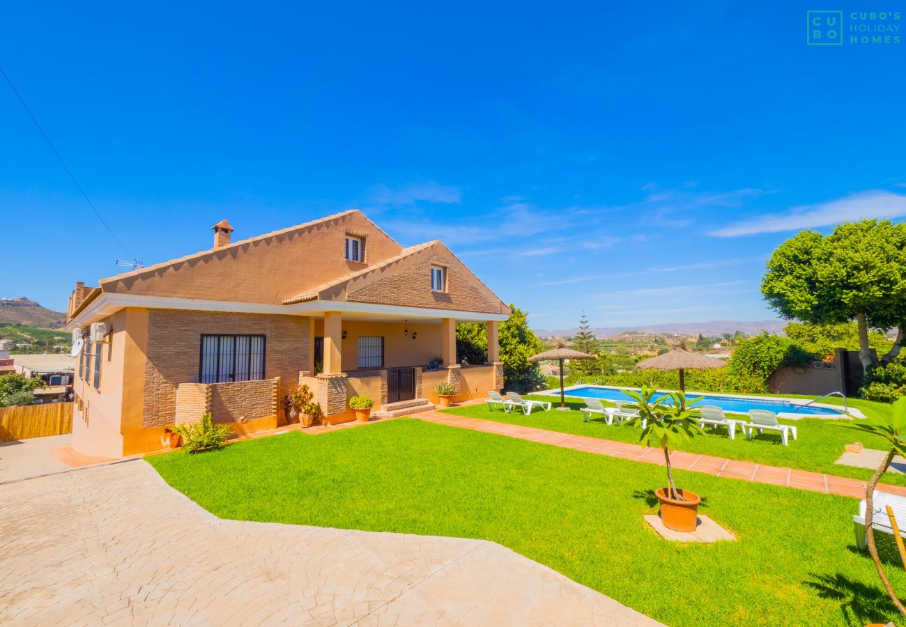 Villa in Alhaurin de la Torre - Cubo's Villa Plumaria de Alhaurín