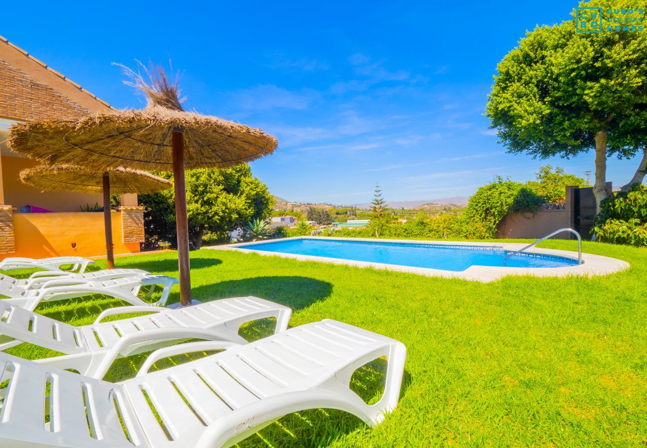 Villa in Alhaurin de la Torre - Cubo's Villa Plumaria de Alhaurín