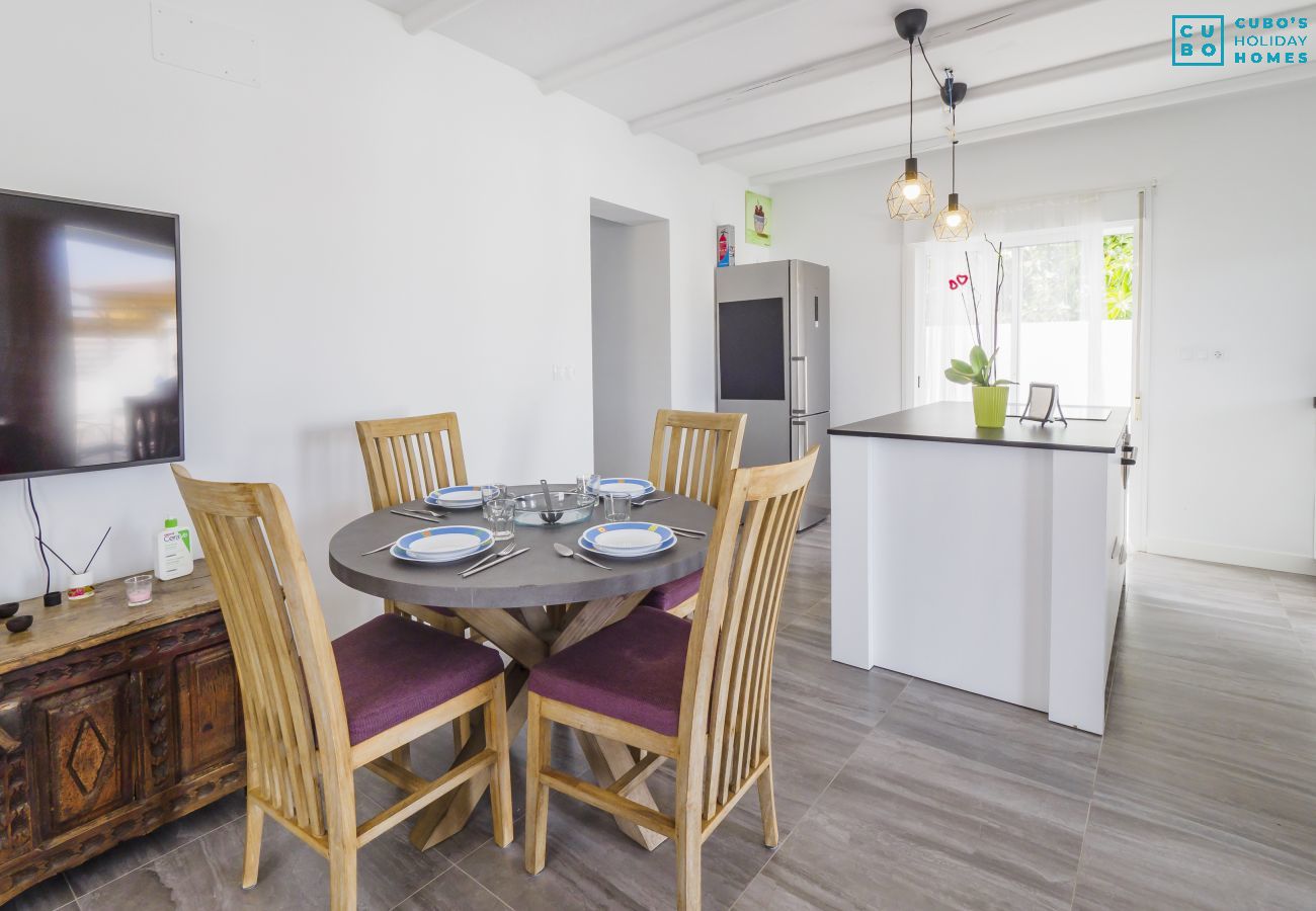 Cottage in Alhaurin de la Torre - Cubo's La Casita Blanca