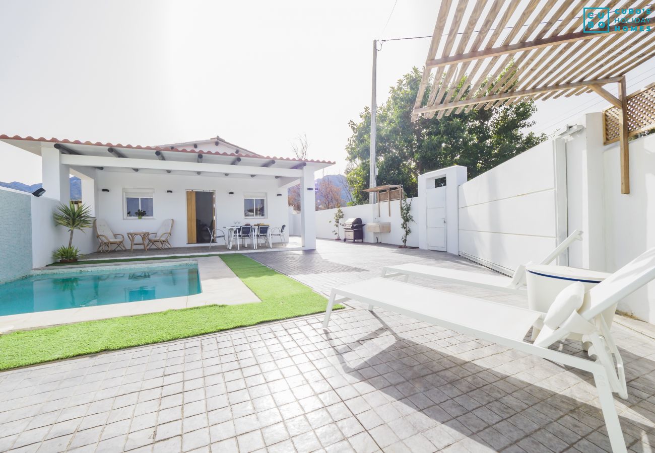 Cottage in Alhaurin de la Torre - Cubo's La Casita Blanca