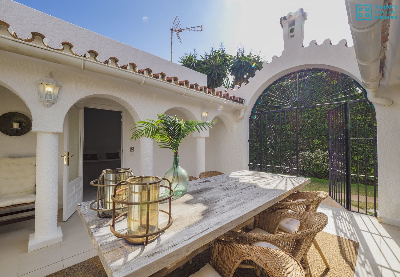 Chalet in Marbella - Cubo's Beach House Marbella Sun .