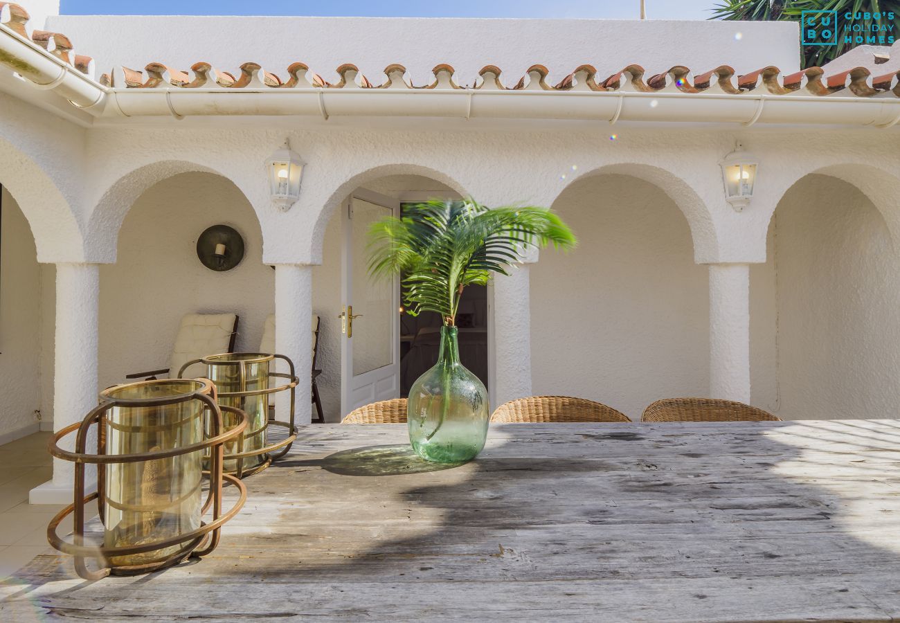 Chalet in Marbella - Cubo's Beach House Marbella Sun .