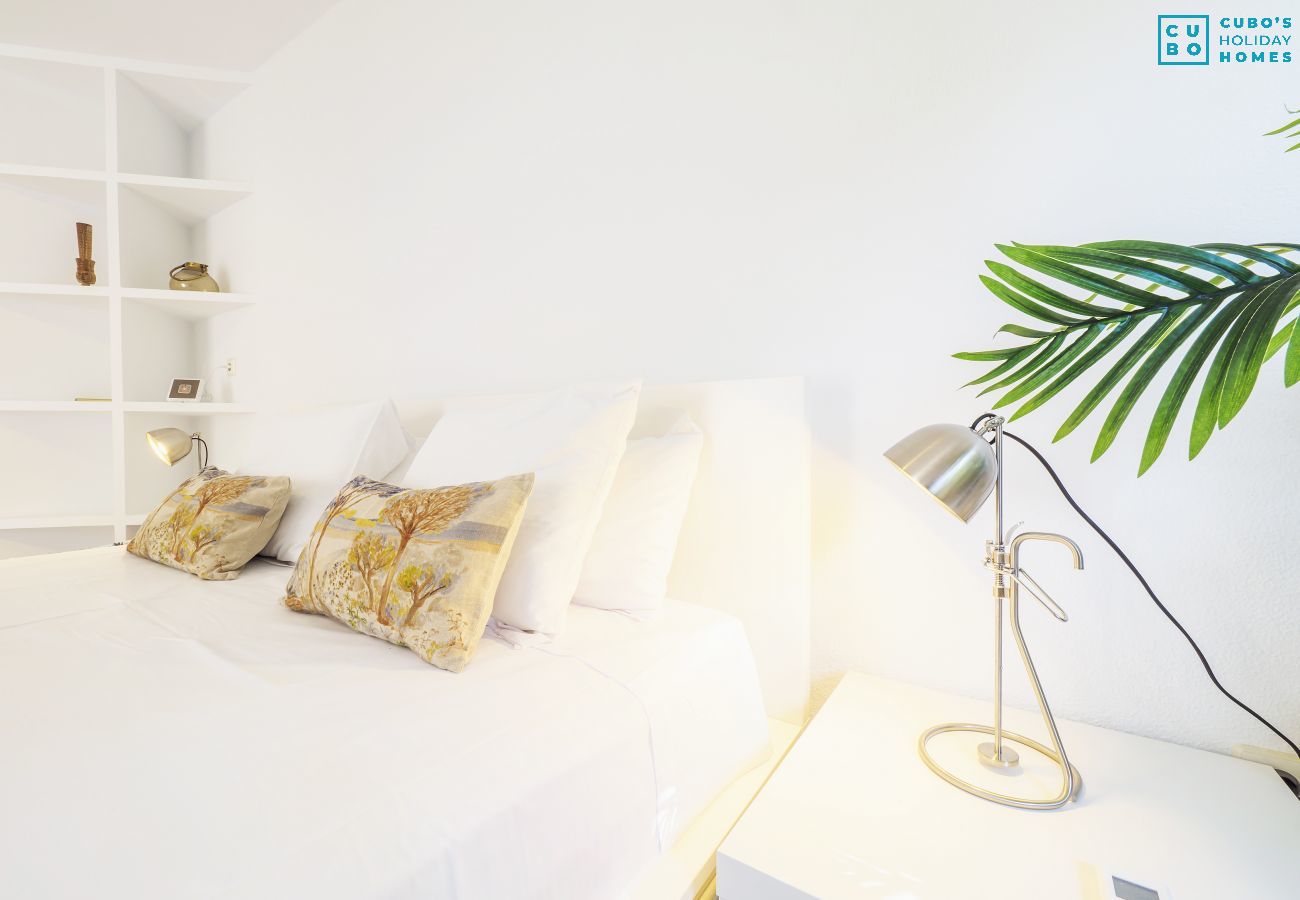 Chalet in Marbella - Cubo's Beach House Marbella Sun .