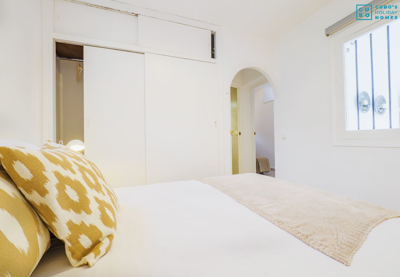 Chalet in Marbella - Cubo's Beach House Marbella Sun .