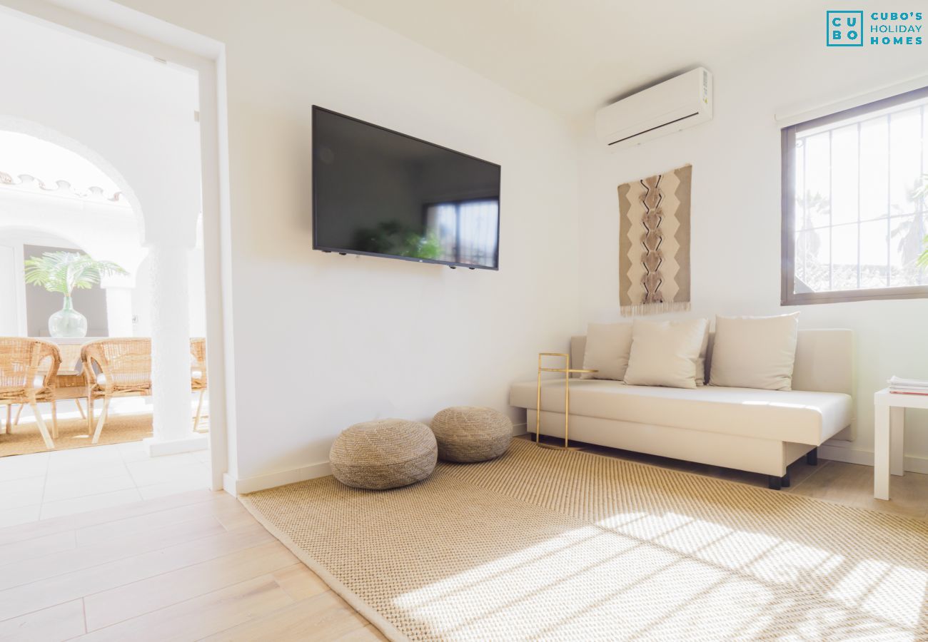 Chalet in Marbella - Cubo's Beach House Marbella Sun .