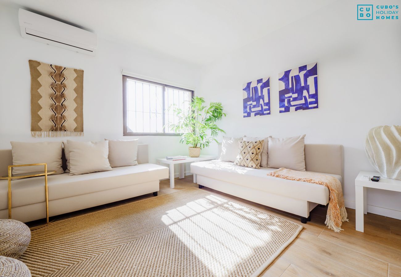 Chalet in Marbella - Cubo's Beach House Marbella Sun .