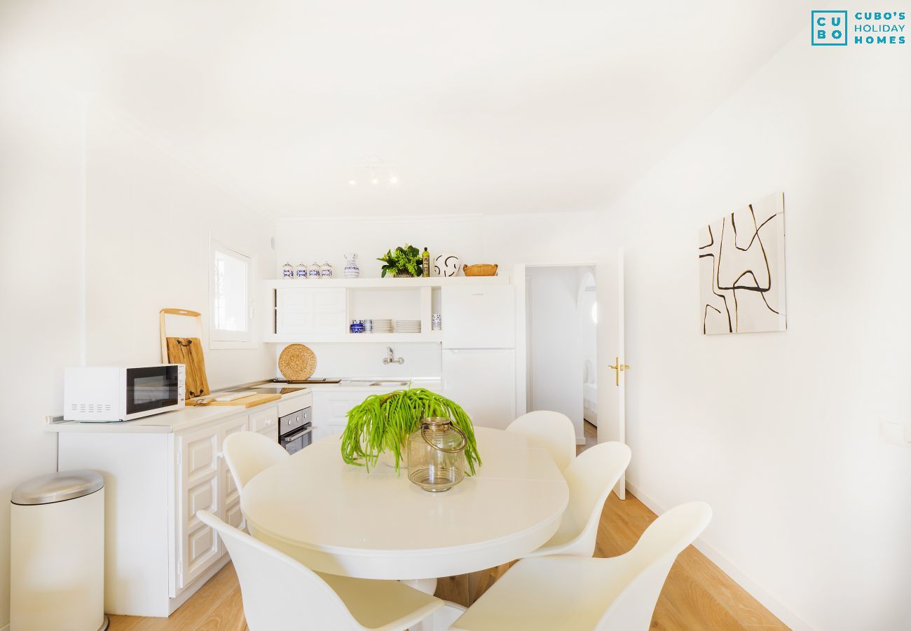 Chalet in Marbella - Cubo's Beach House Marbella Sun .