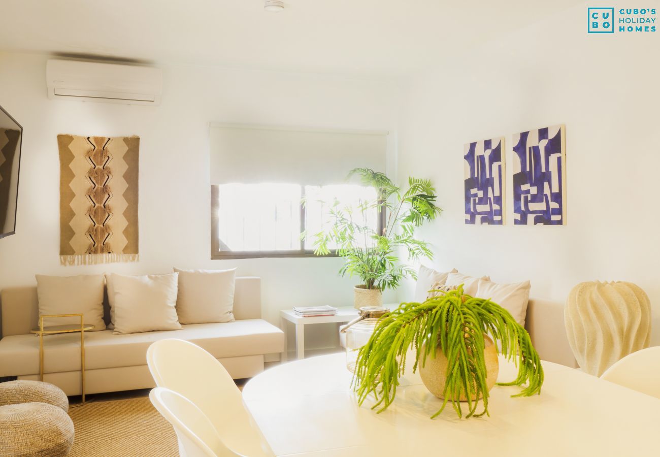 Chalet in Marbella - Cubo's Beach House Marbella Sun .