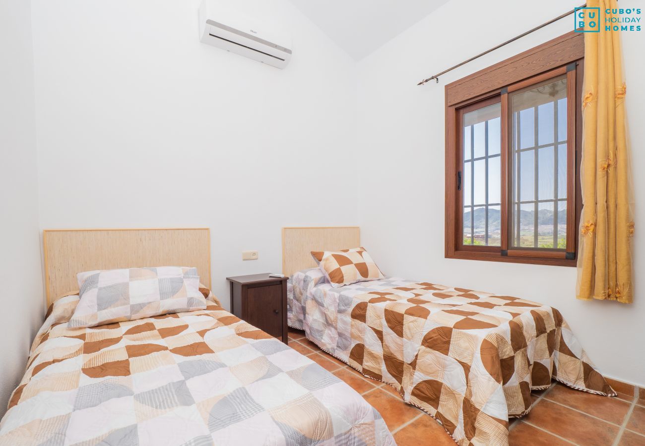 Bedroom, window to the outside, air conditioning
