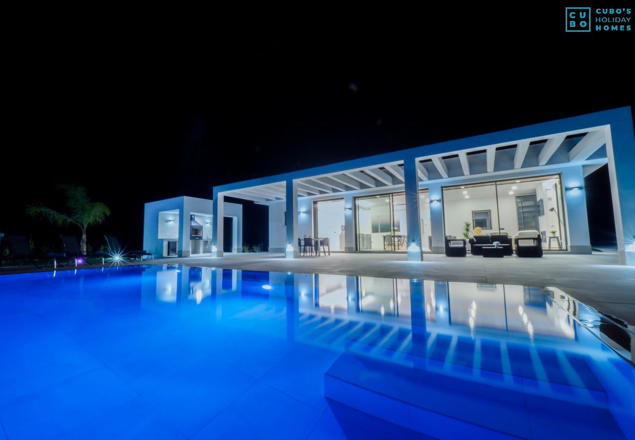 Villa in Alhaurín el Grande - Cubo's Los Javieles Infinity View Pool