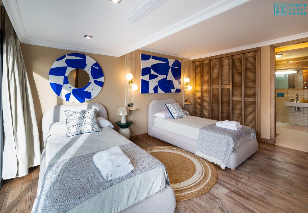 Villa in Alhaurín el Grande - Cubo's Villa Le Corbusier