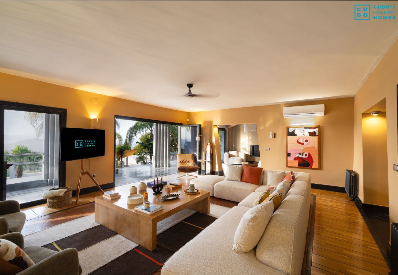 Villa in Alhaurín el Grande - Cubo's Villa Le Corbusier