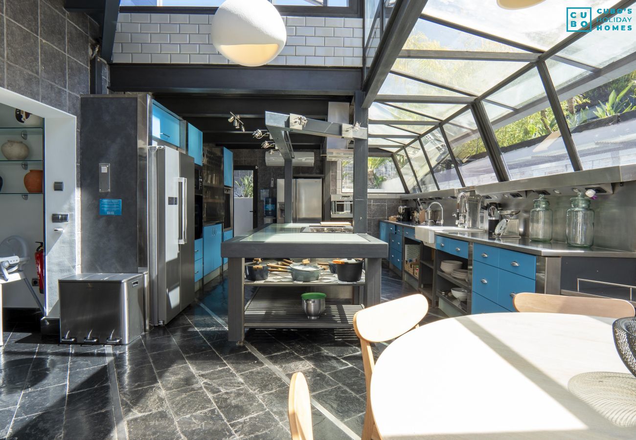 Villa in Alhaurín el Grande - Cubo's Villa Le Corbusier