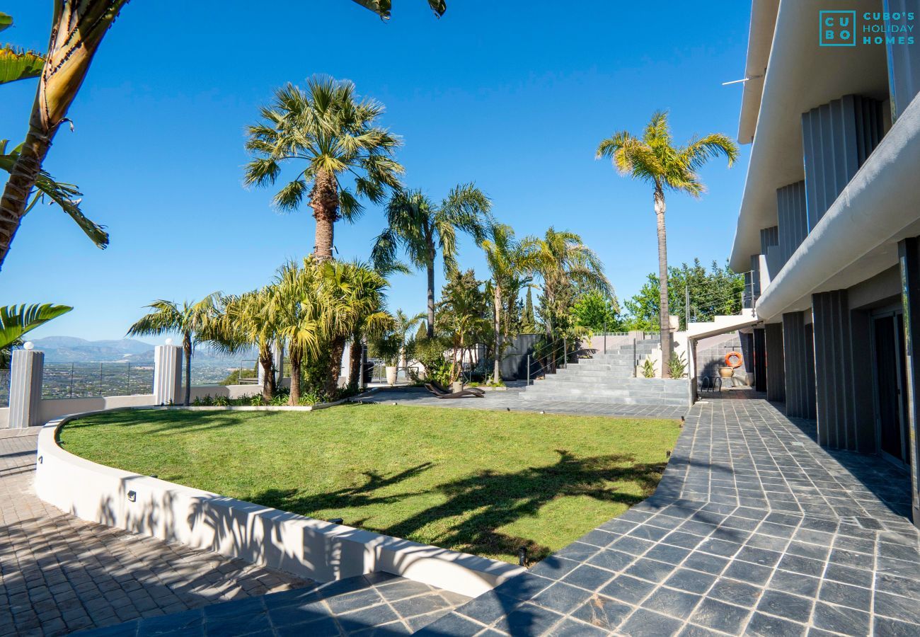 Villa in Alhaurín el Grande - Cubo's Villa Le Corbusier