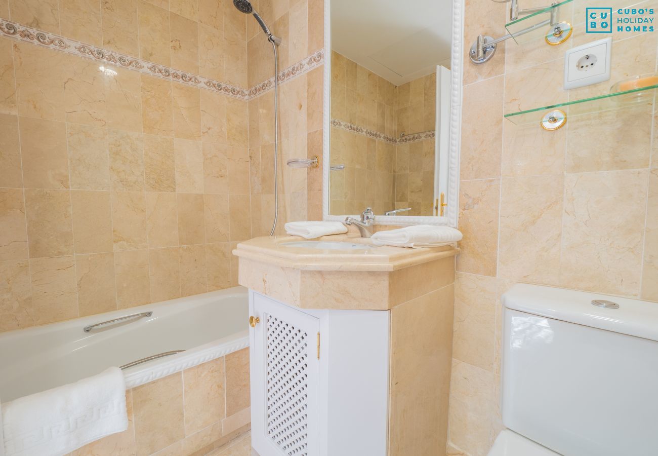 Apartment in Marbella - Cubo's Marbella Costa del Sol Parking Incluido