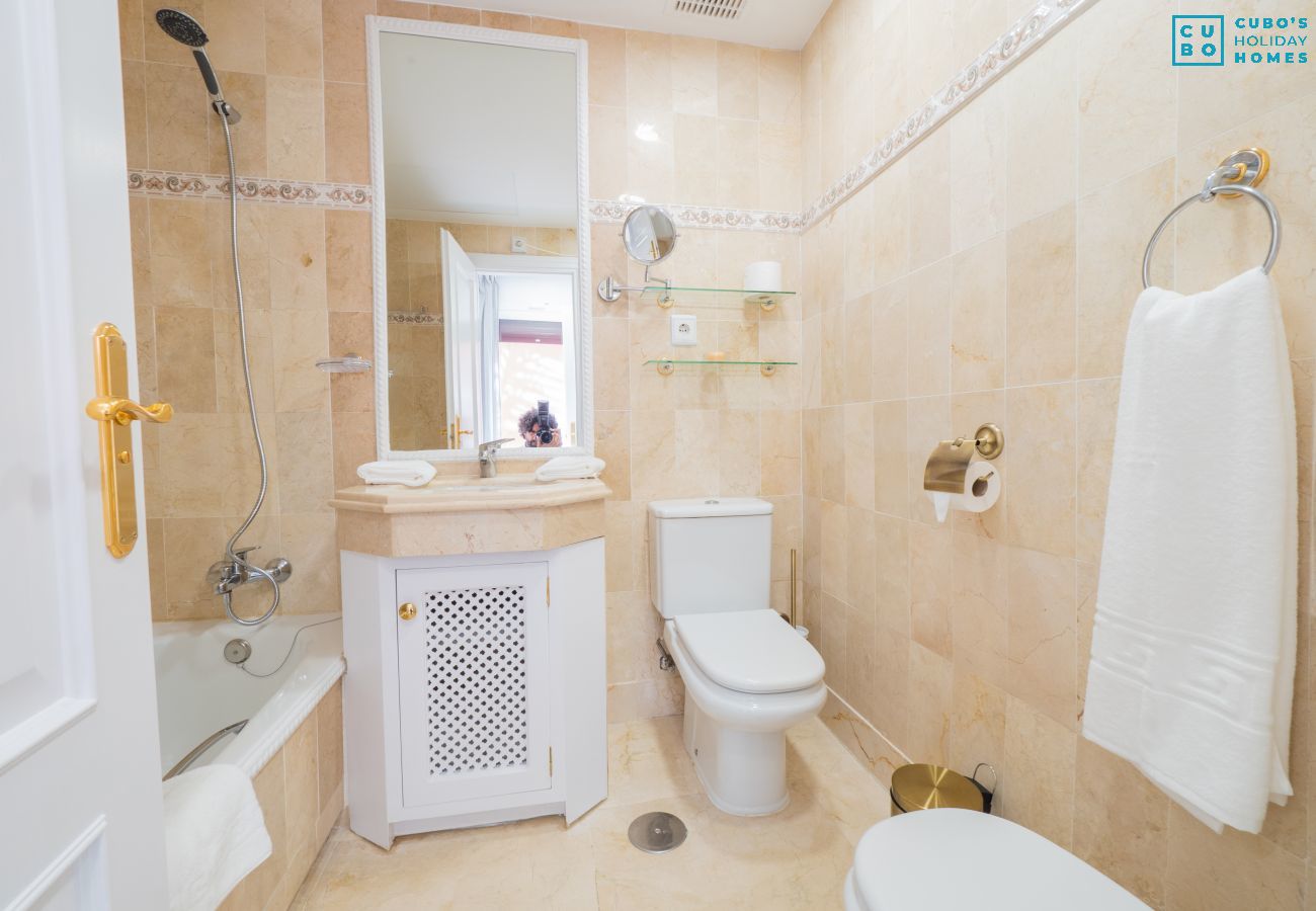 Apartment in Marbella - Cubo's Marbella Costa del Sol Parking Incluido