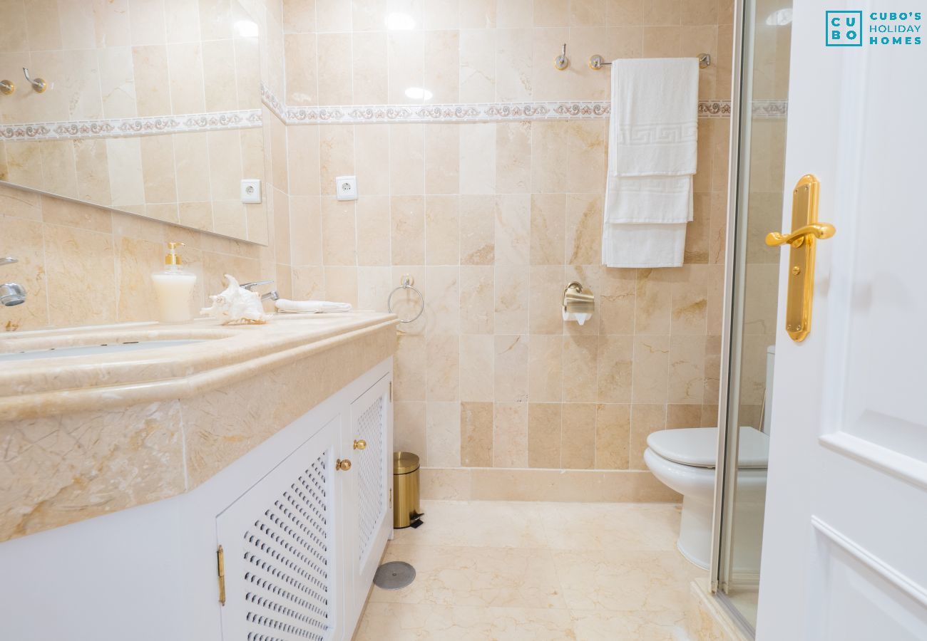 Apartment in Marbella - Cubo's Marbella Costa del Sol Parking Incluido
