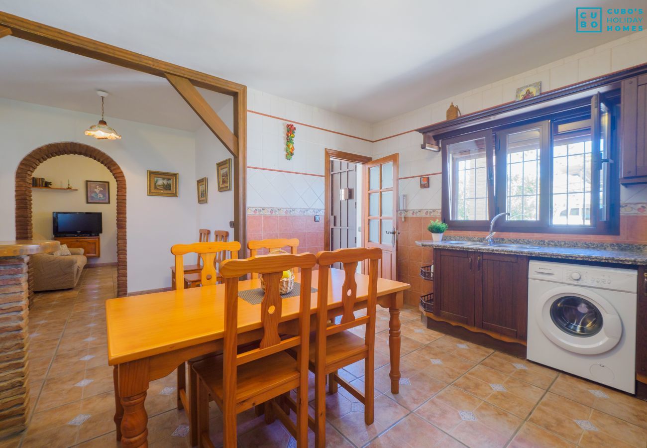 Cottage in Alhaurín el Grande - Cubo's Villa Ainhoa