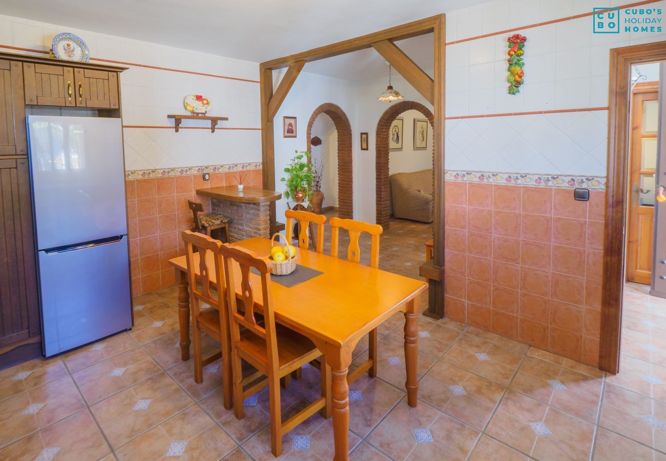 Cottage in Alhaurín el Grande - Cubo's Villa Ainhoa