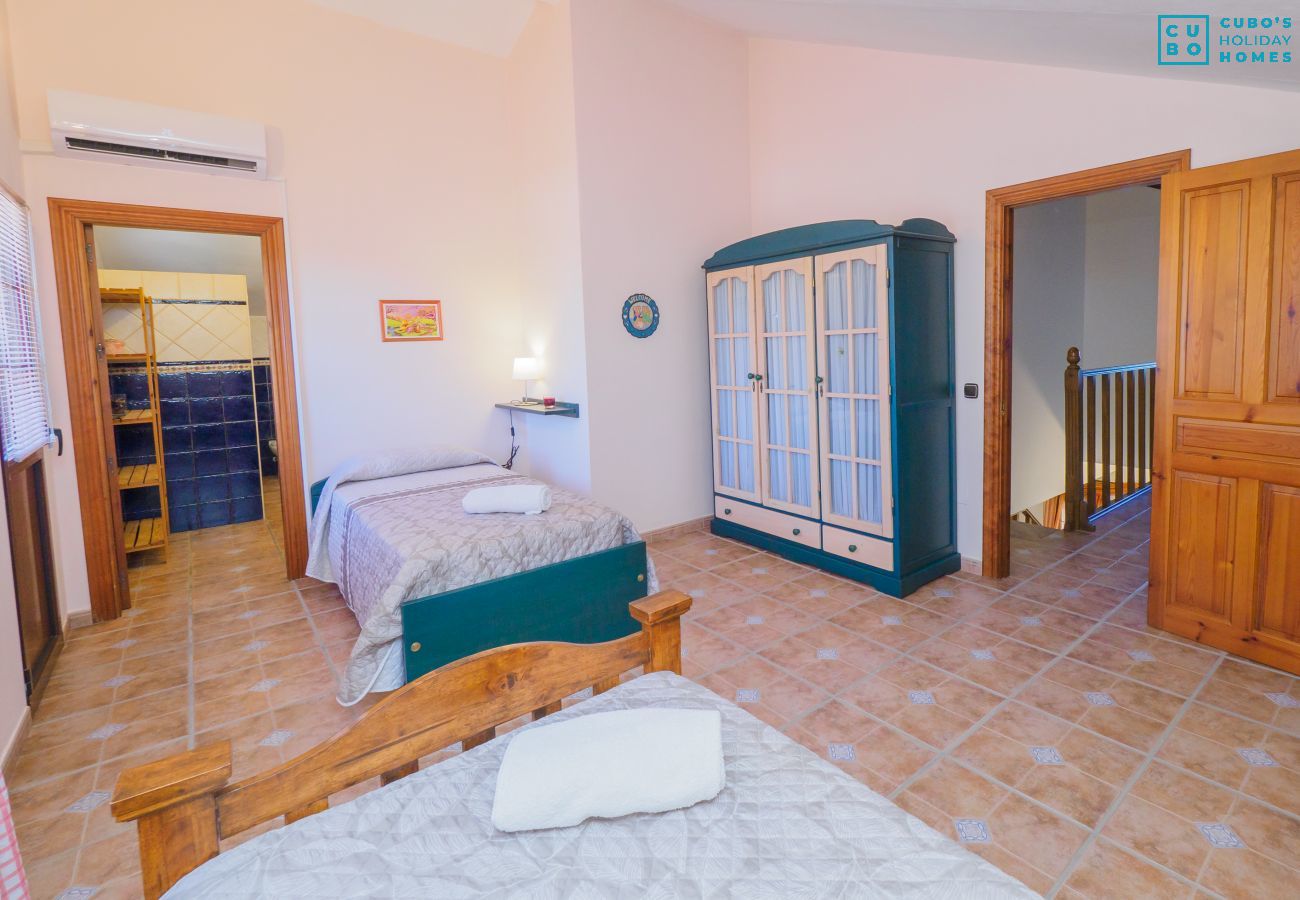 Cottage in Alhaurín el Grande - Cubo's Villa Ainhoa