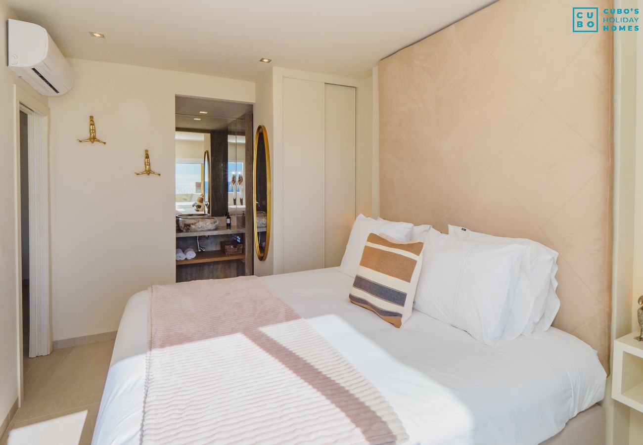 Apartment in Marbella - Cubo's Romana Playa Luxury Apartment 547 Sea View