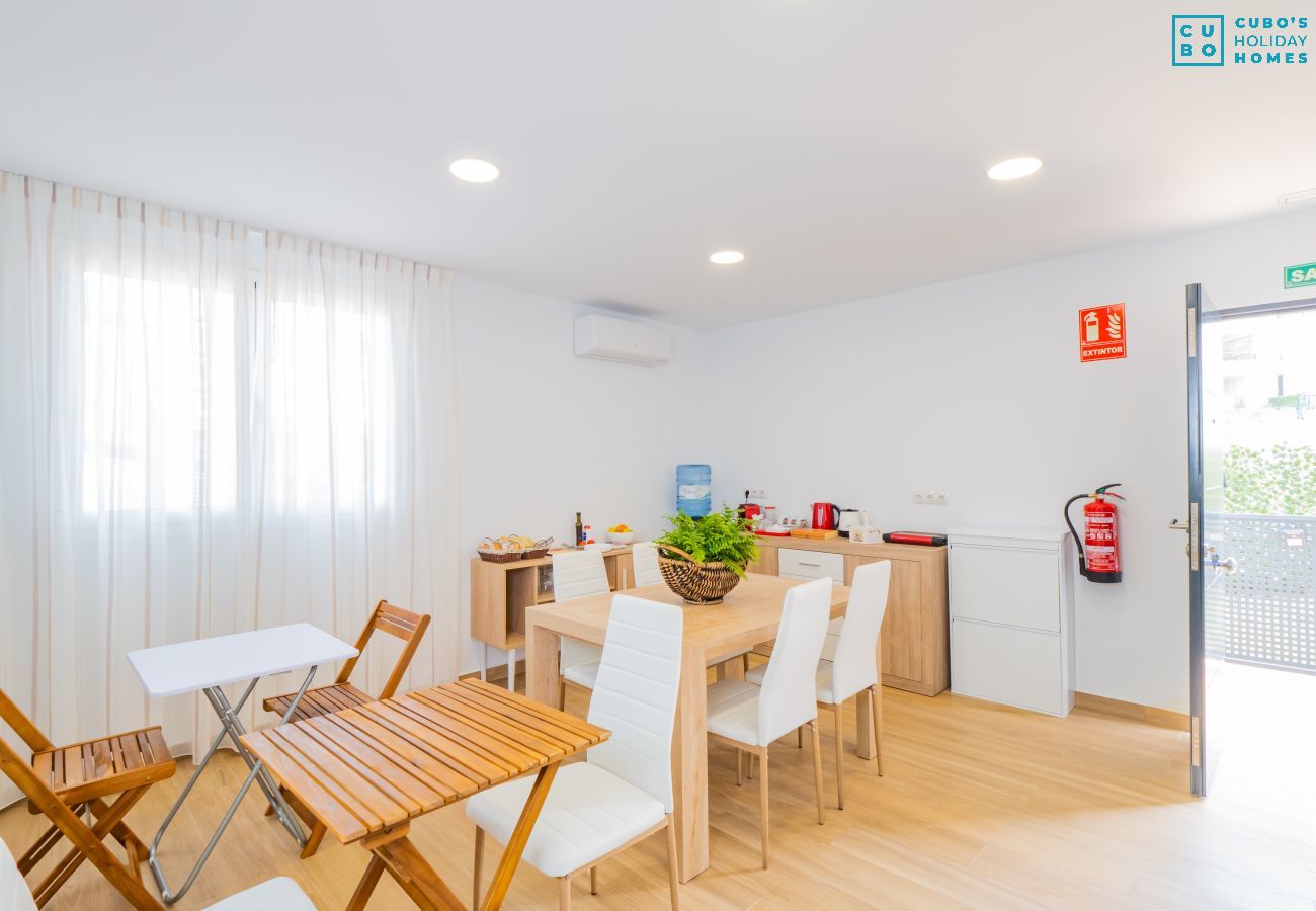 Rent by room in Torre de Benagalbon - Cubo's Hostal William's Sunny 1 with Breakfast
