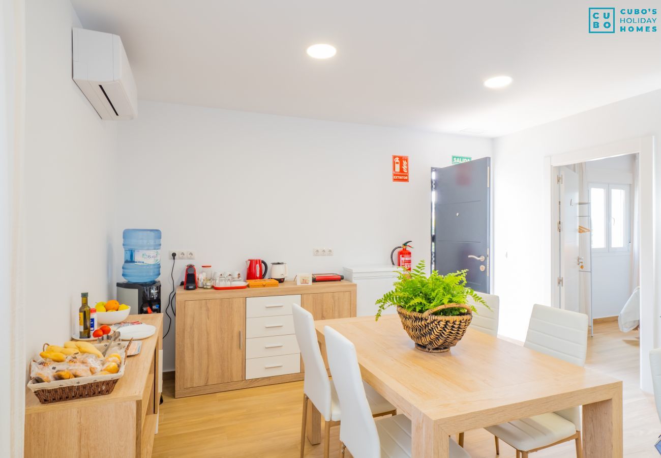 Rent by room in Torre de Benagalbon - Cubo's Hostal William's Sunny 1 with Breakfast