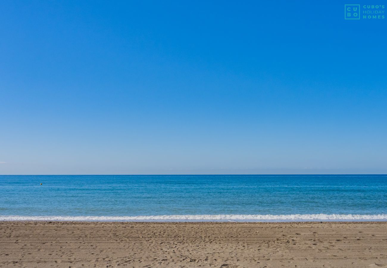 Rent by room in Torre de Benagalbon - Cubo's Hostal William's Sunny 2 with Breakfast
