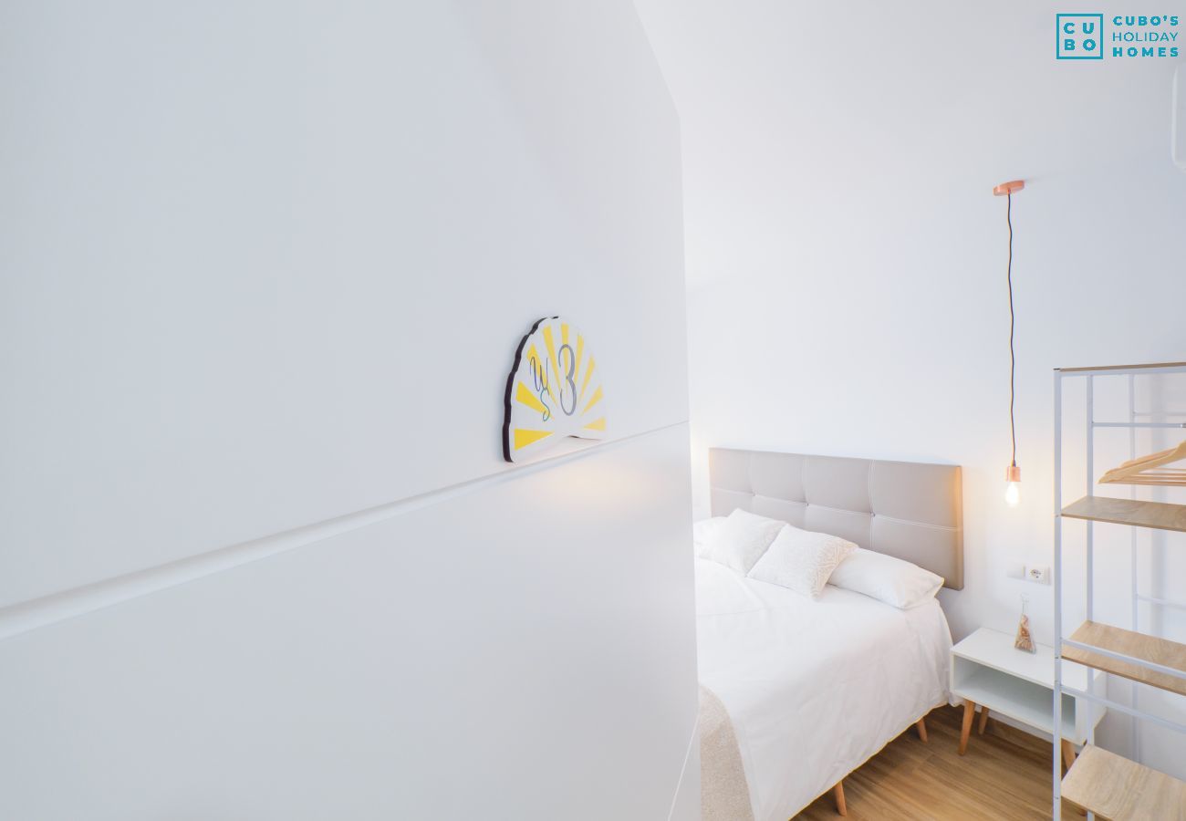 Rent by room in Torre de Benagalbon - Cubo's Hostal William's Sunny 3 with Breakfast