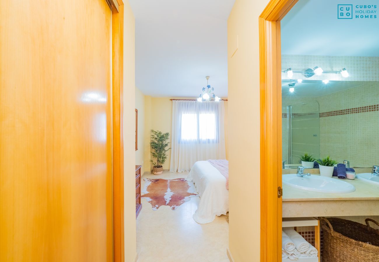 Apartment in Ojen - Cubo's Marbella Hill View Golf