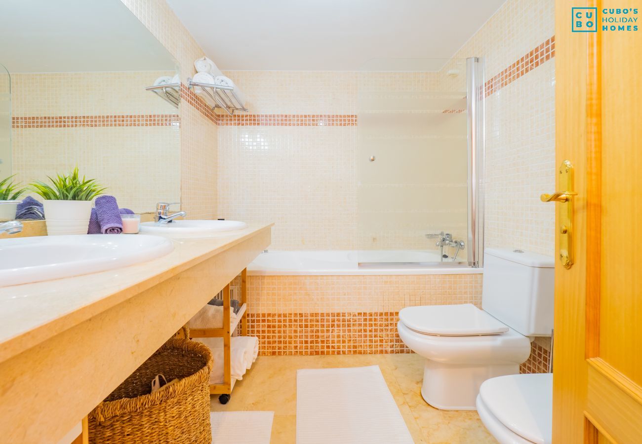 Apartment in Ojen - Cubo's Marbella Hill View Golf