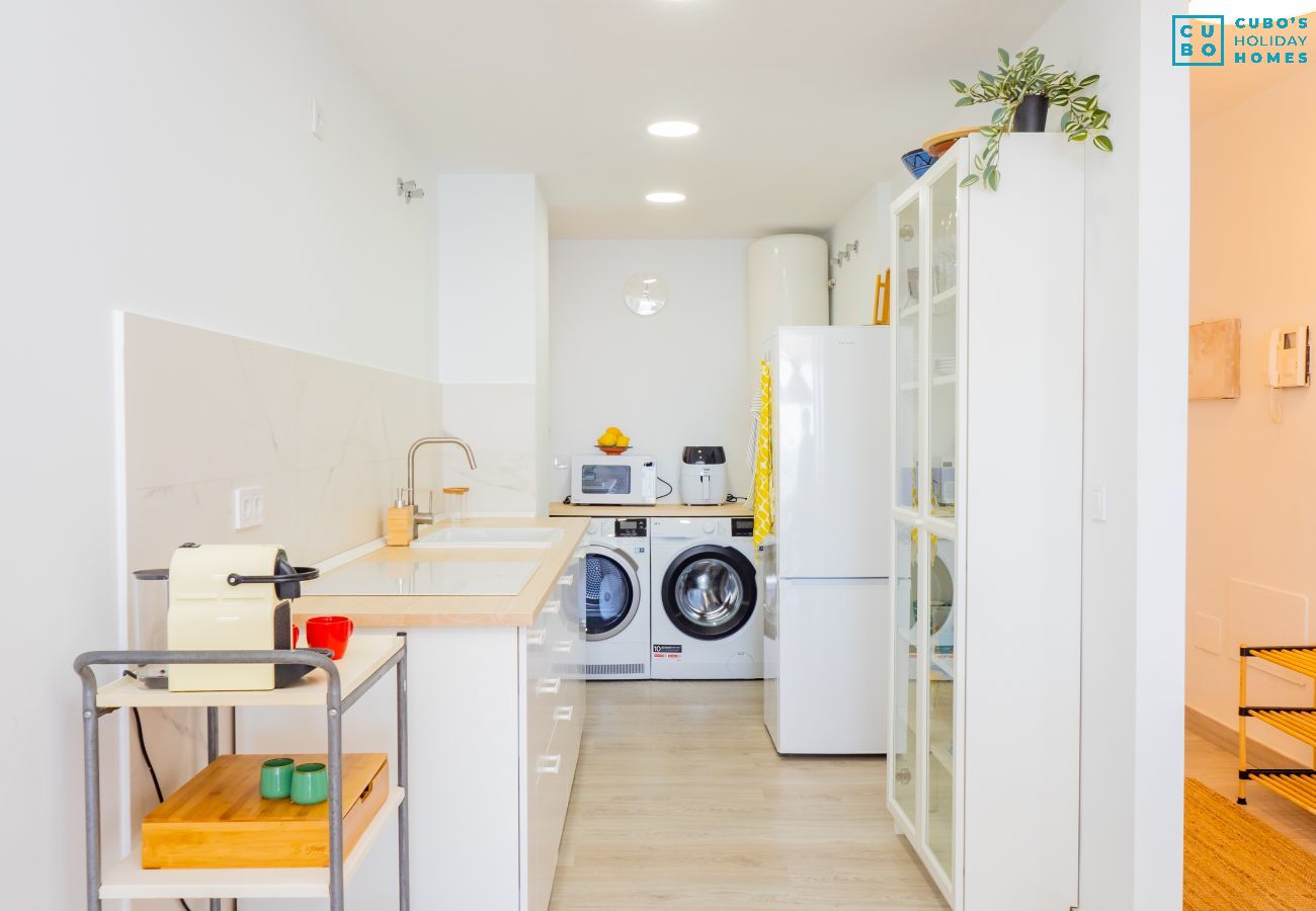 Apartment in Fuengirola - Cubo's Whiterock Diamond & Free Parking