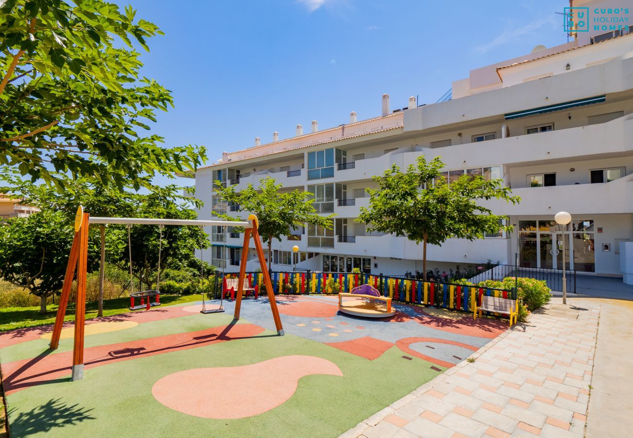 Apartment in Fuengirola - Cubo's Whiterock Diamond & Free Parking