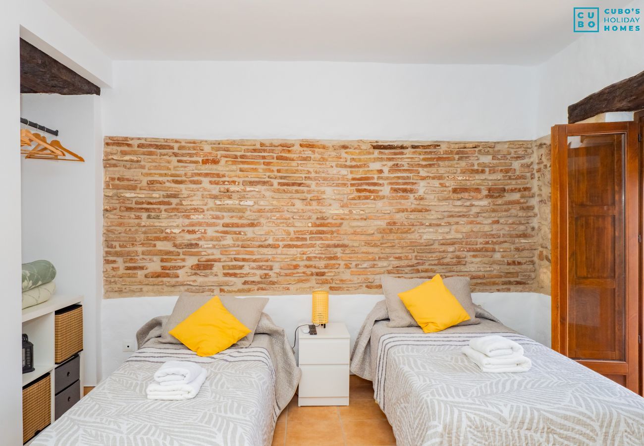 Rent by room in Cártama - Cubo's La Casa del Arco Room Granada