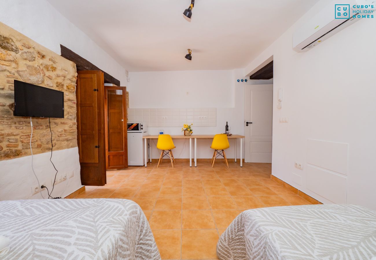 Rent by room in Cártama - Cubo's La Casa del Arco Room Granada